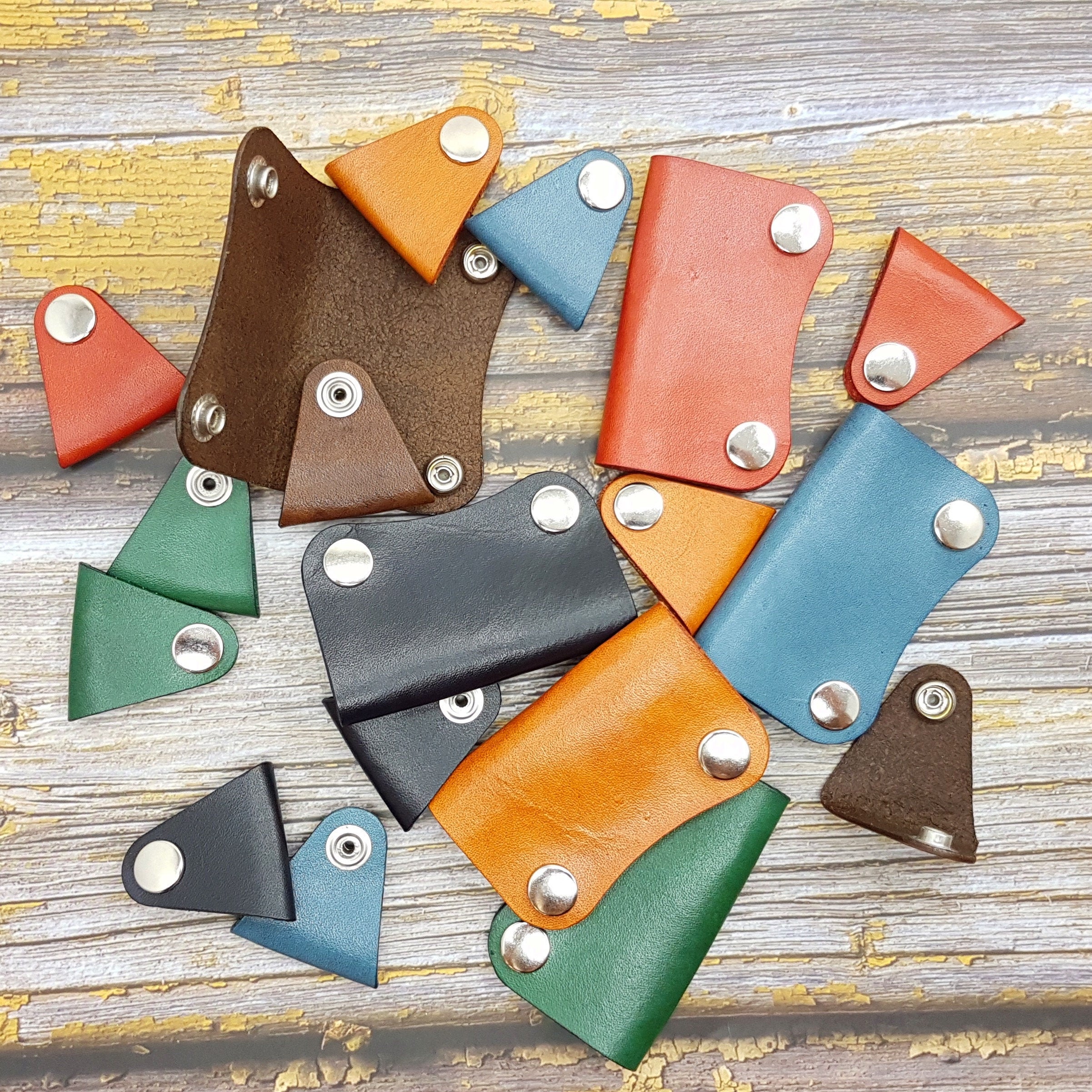 Handmade Leather Cable Organizer Set: Earphone Cord Keeper, Veg Tan Leather